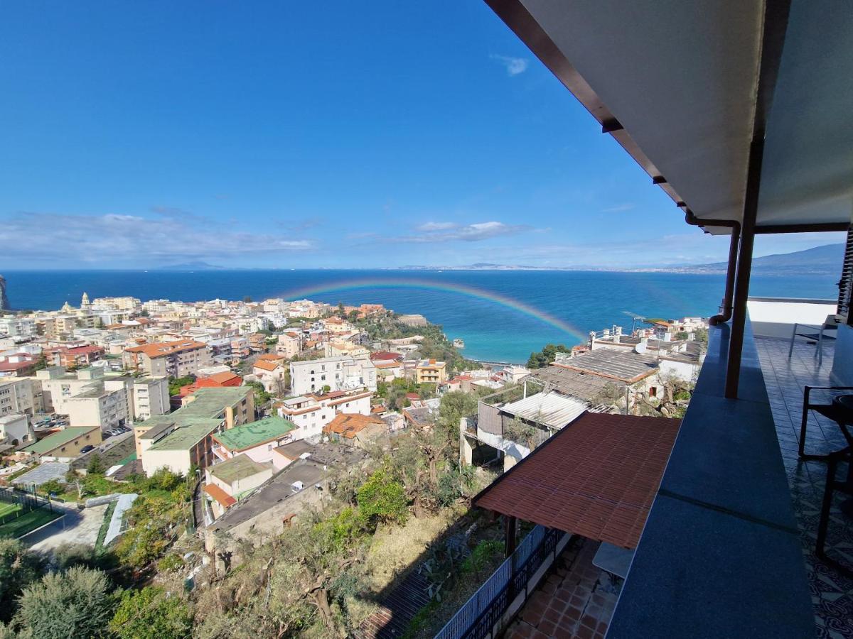 Appartamento In Villa Ariel Вико Екуензе Екстериор снимка