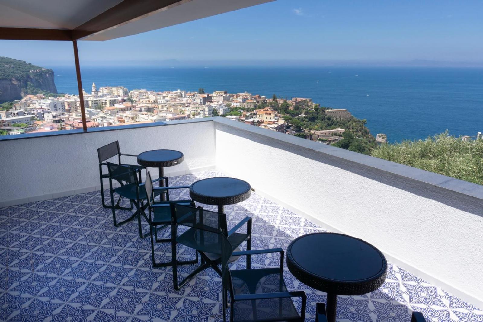 Appartamento In Villa Ariel Вико Екуензе Екстериор снимка