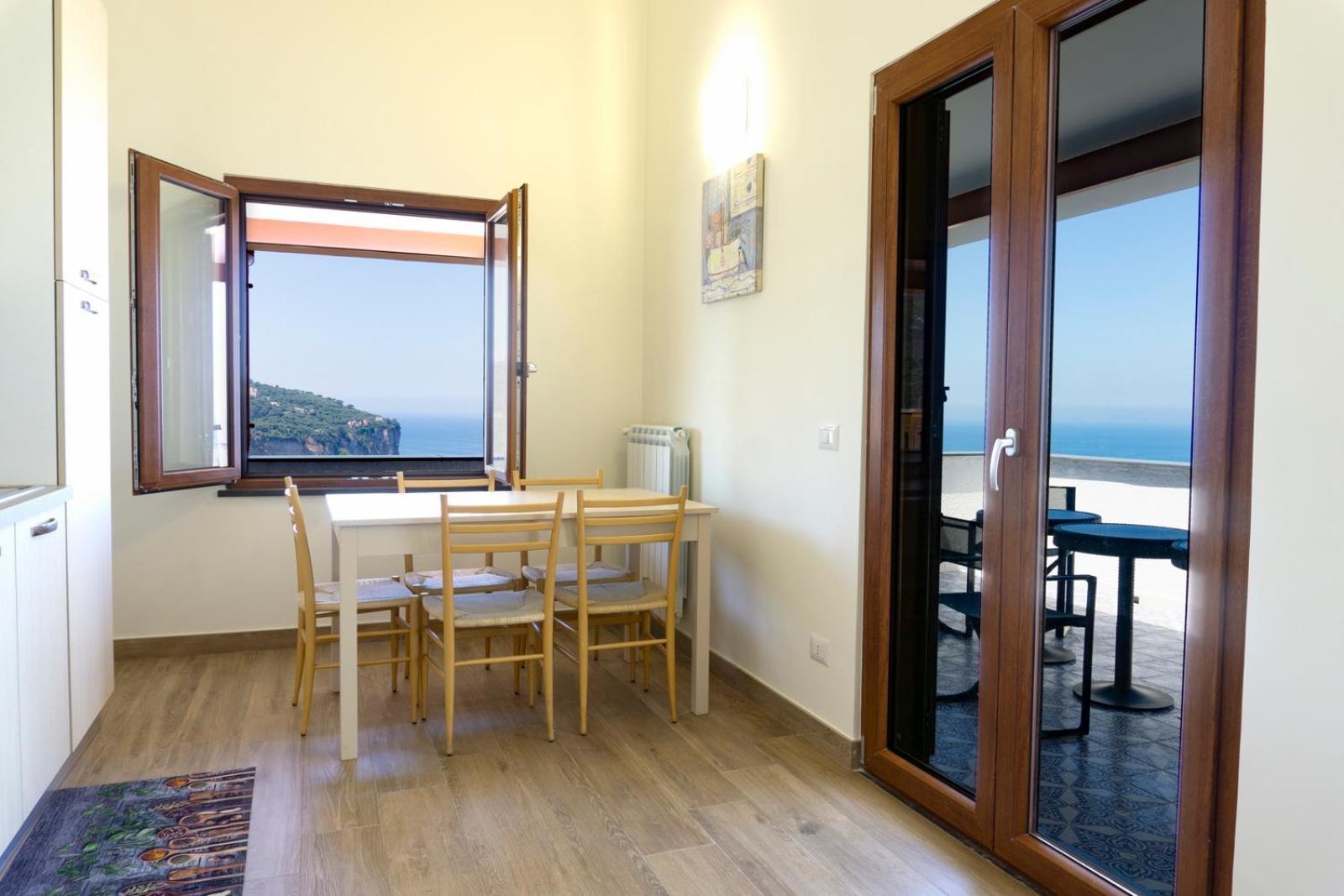 Appartamento In Villa Ariel Вико Екуензе Екстериор снимка