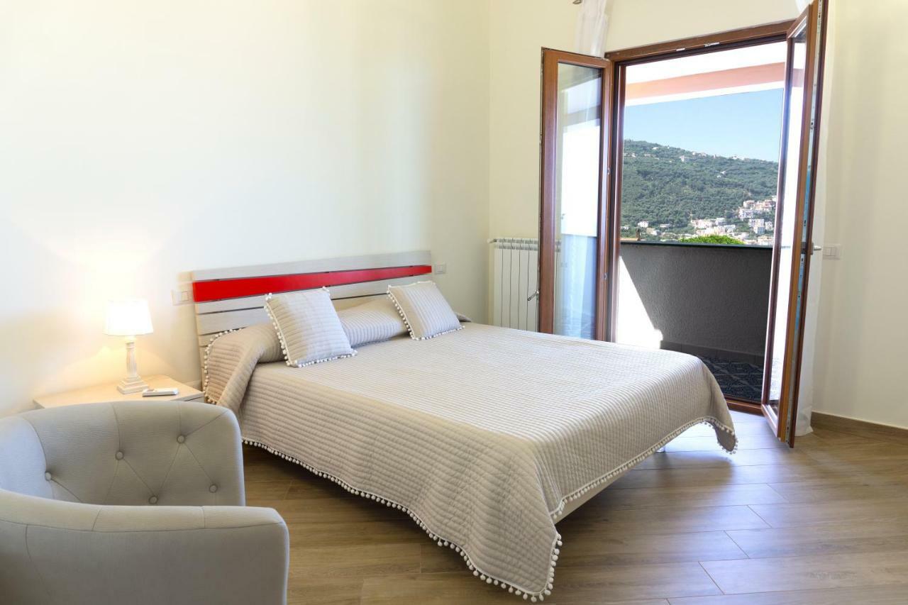 Appartamento In Villa Ariel Вико Екуензе Екстериор снимка